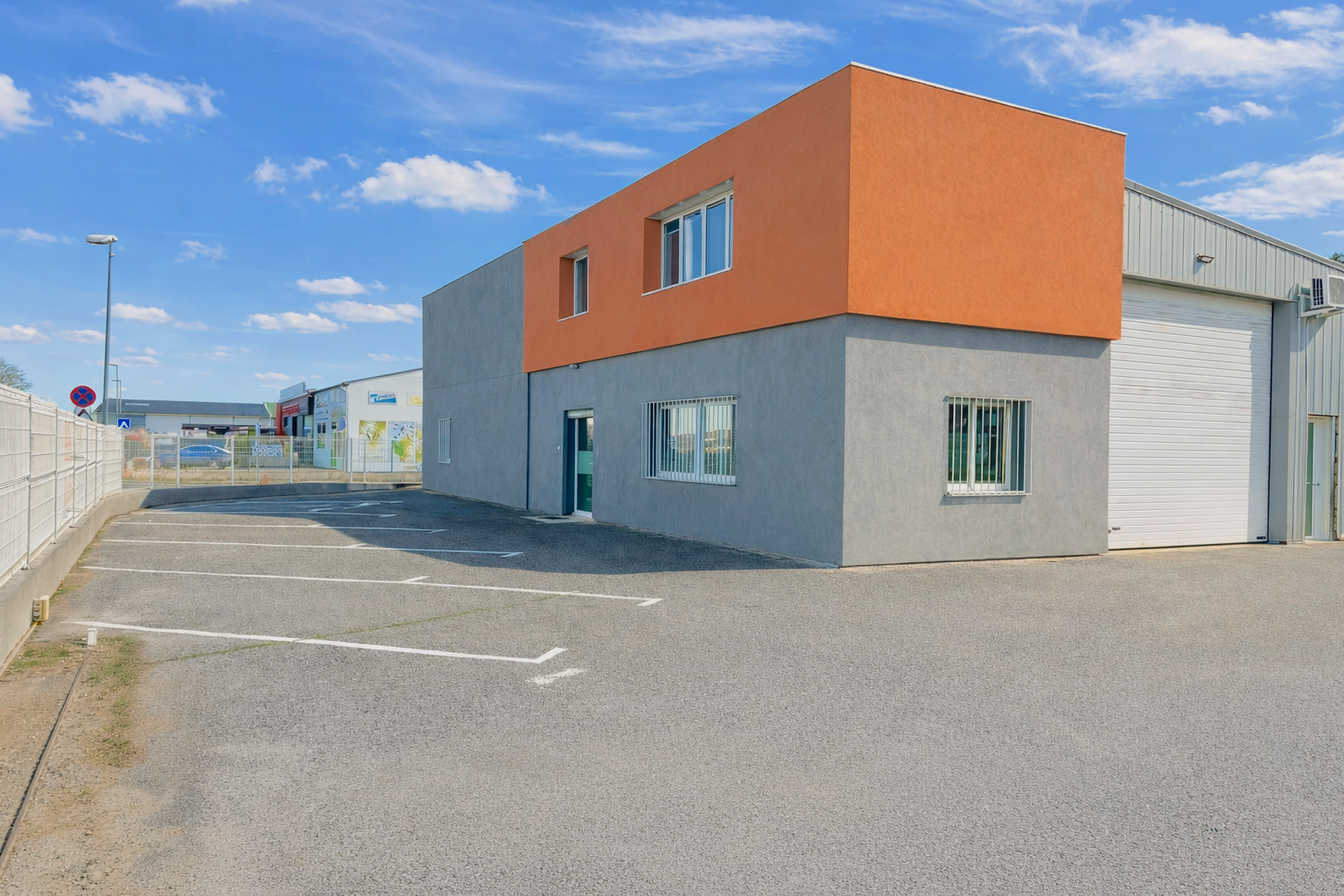 Location Local d'activités 410 m²