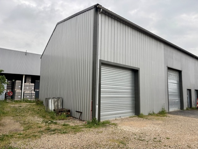 Locaux d'activités 265 m² - Nicopolis